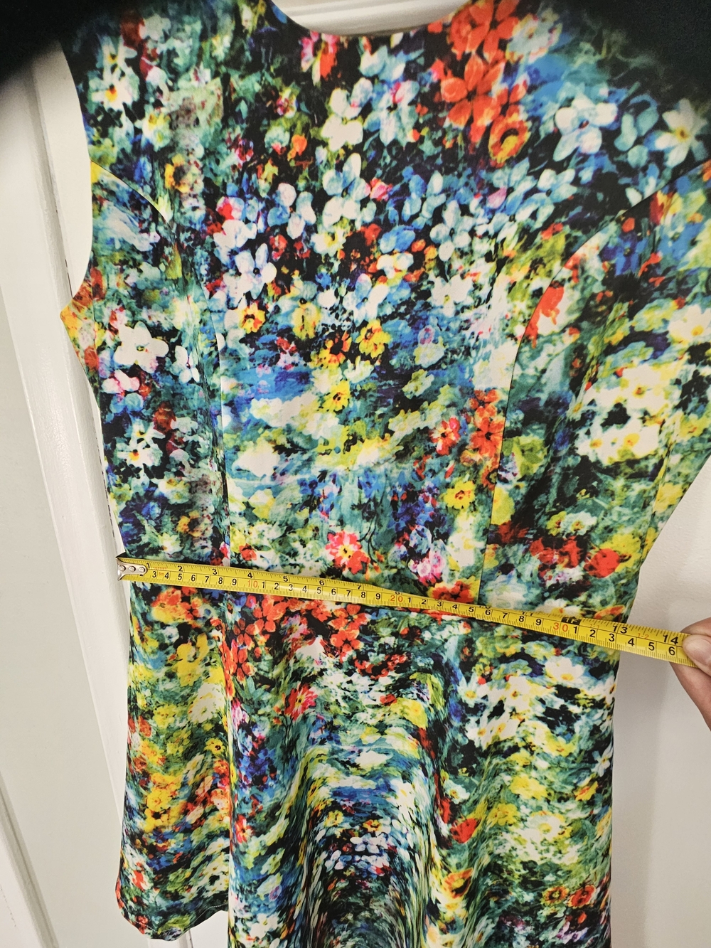 Women's MEDIUM Floral Multicolor Fit-and-Flare DRESS